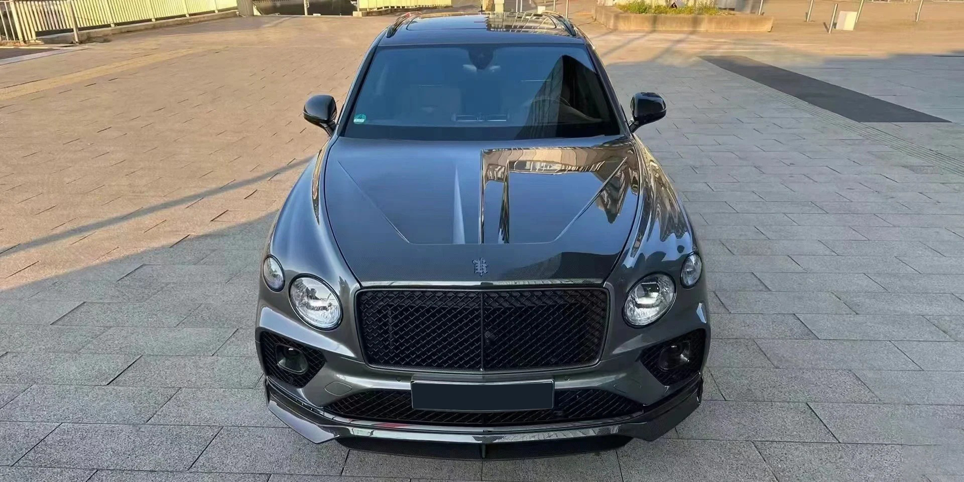 Kit de carrocer&iacute;a de fibra de carbono Bentley Bentayga