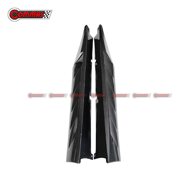 Faldones laterales de fibra de carbono estilo Novitec para Lamborghini Aventador LP700