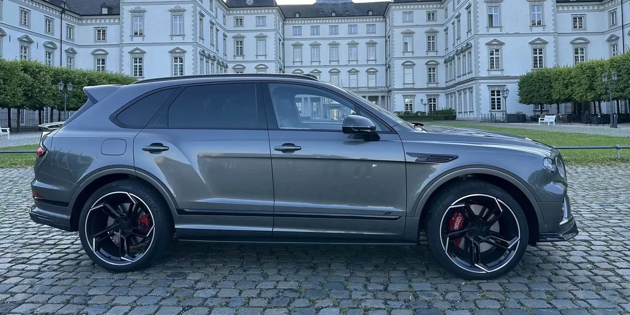 Kit de carrocer&iacute;a de fibra de carbono Bentley Bentayga